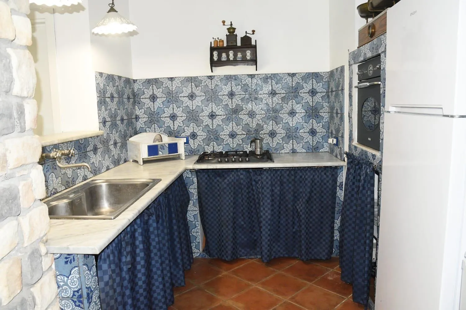 Villa Maruzza Carini 0*,